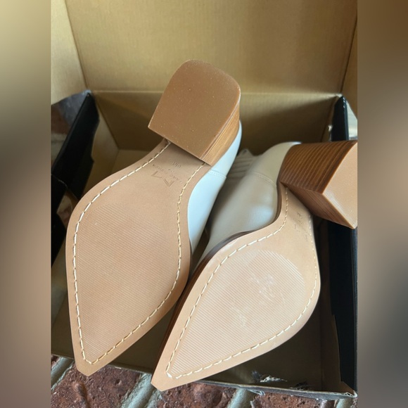 Ommie Pointed Toe Bootie (Women) Marc Fisher LTD 5 - Picture 7 of 8